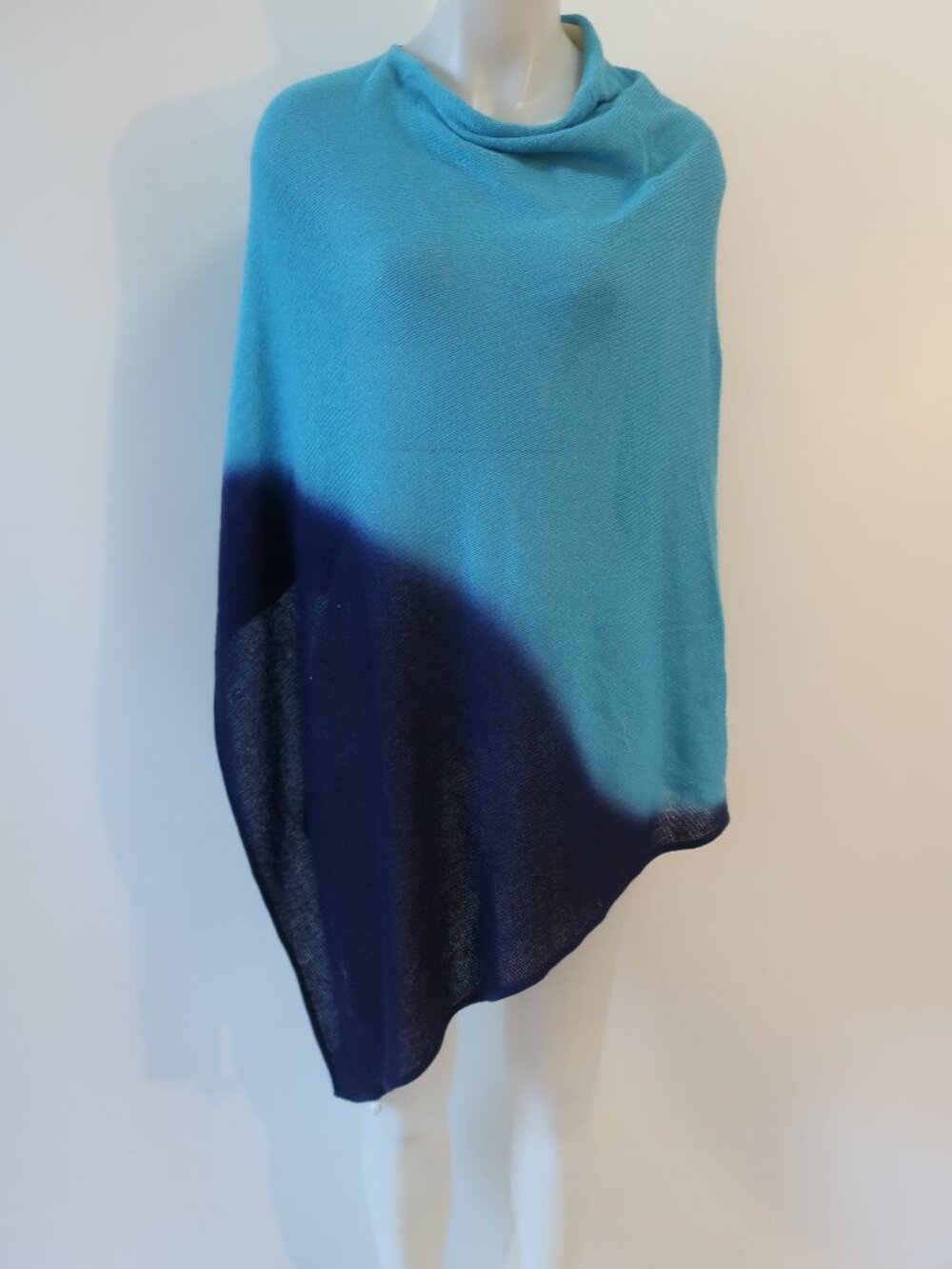 NWT Womens Parkerblue 100% Cashmere Blue, Turq Ganesha Poncho Sweater O/S
